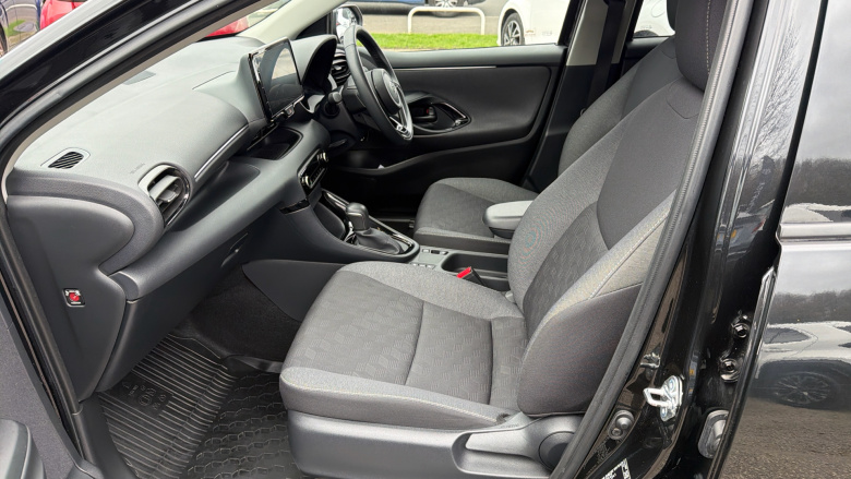 Toyota Yaris 1.5 Hybrid Design 5dr CVT Hybrid Hatchback